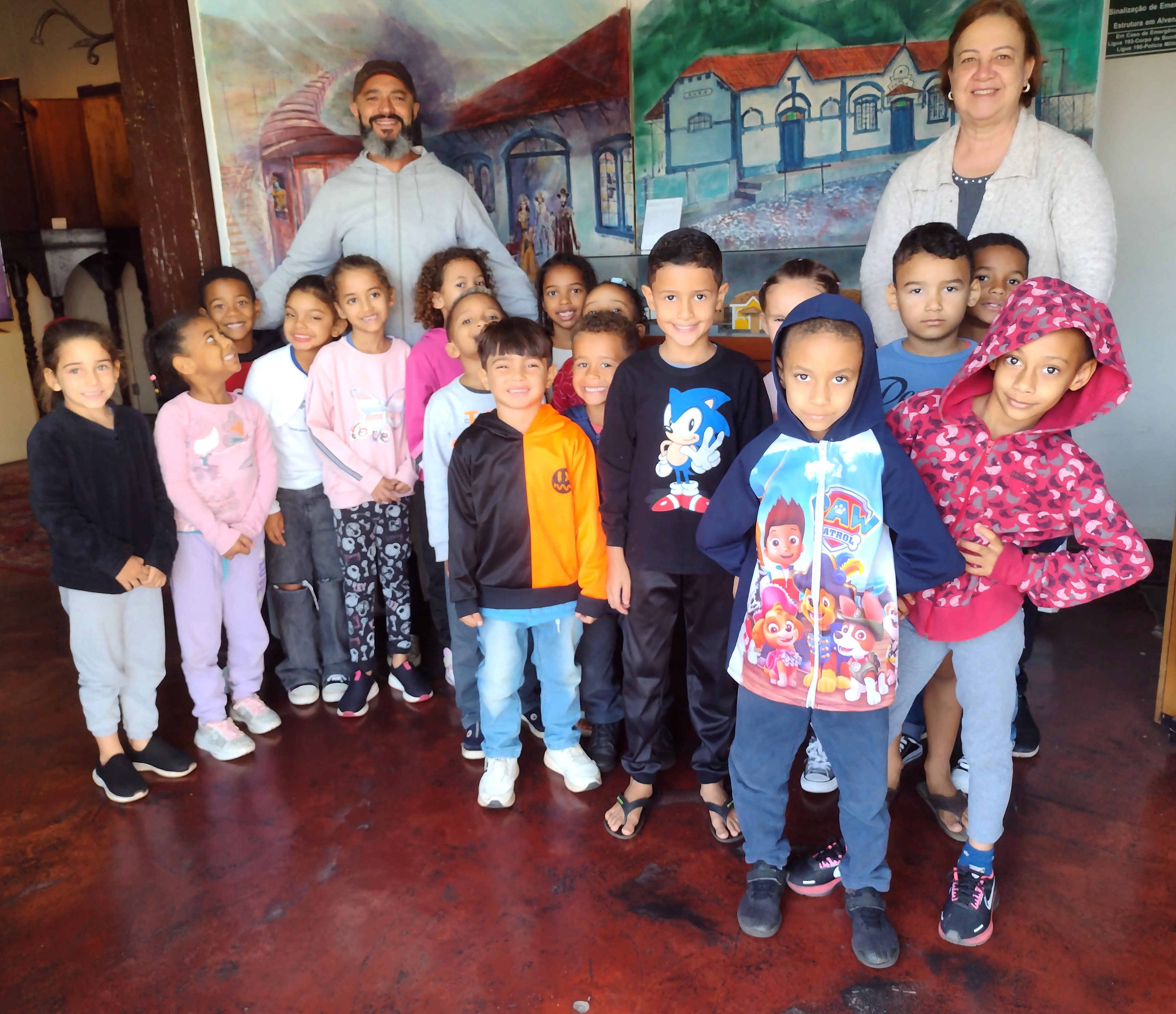 api-modulos/fotos/img/galeria_cat_culturais_490/490/13404/VISITA GUIADA CEMEI PREFEITO JOSÉ PORFÍRIO DE OLIVEIRA, PROF. ROSEMARY, 20.08.2025 (4).jpg